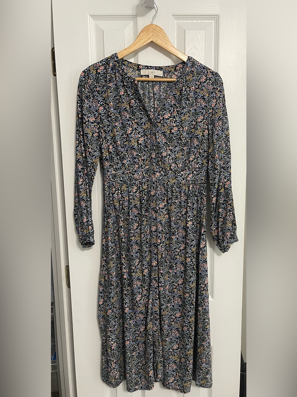 Women’s LOFT Navy Floral V-Neck Dress